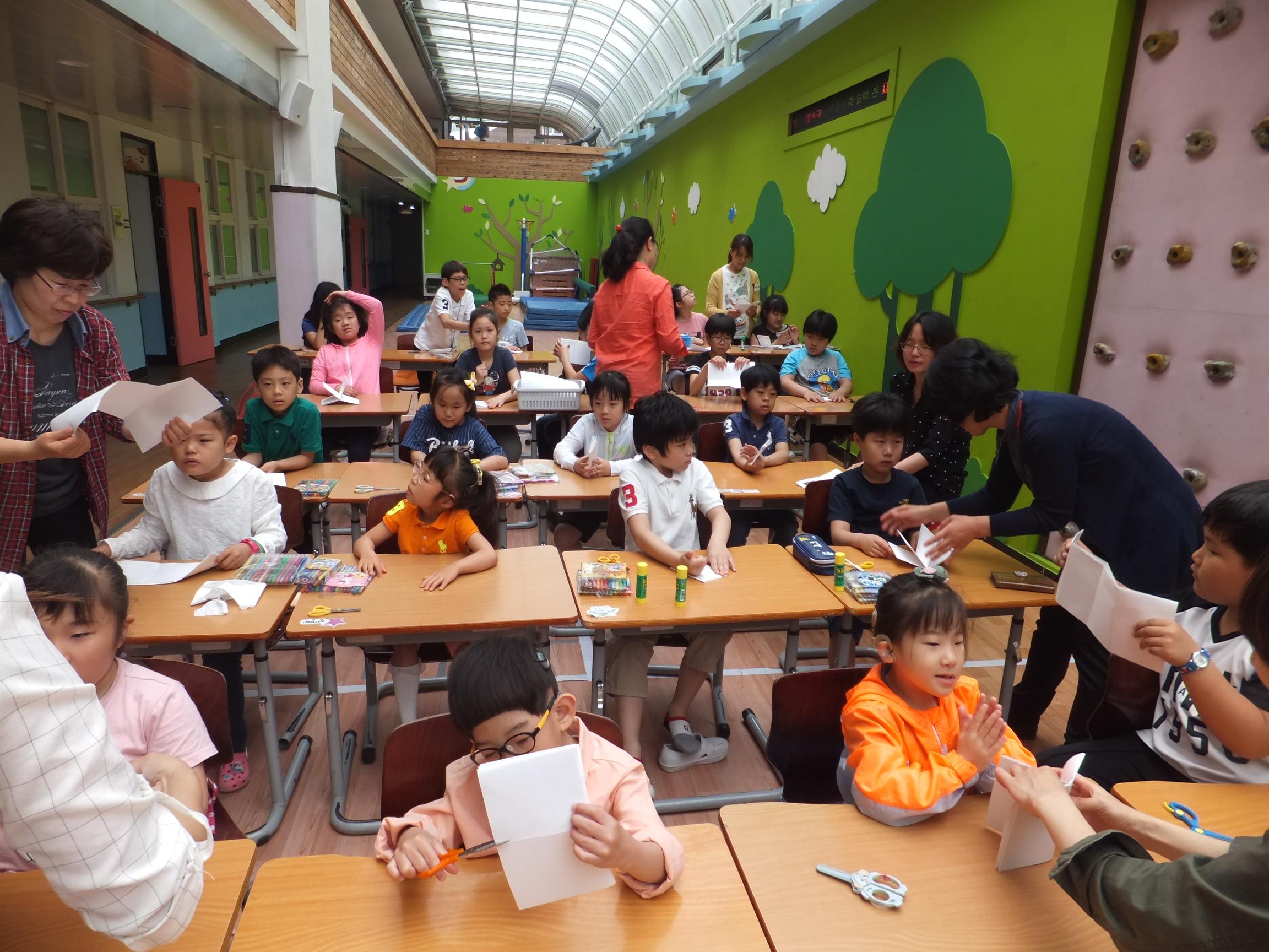 학교도서관의 독서교육 활성화를 위한 맞춤 프로그램 개발!