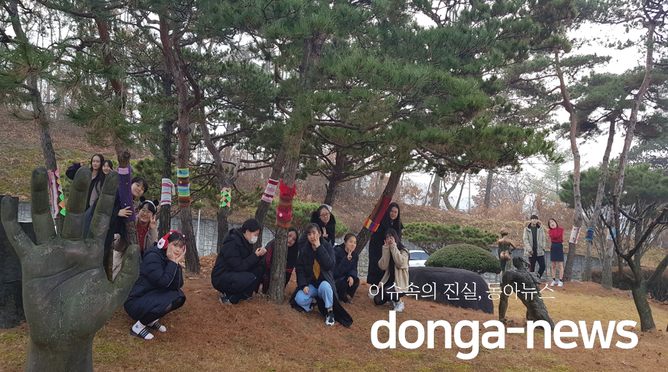  충북예술고등학교, 교정의 나무에 알록달록 옷 입혀요