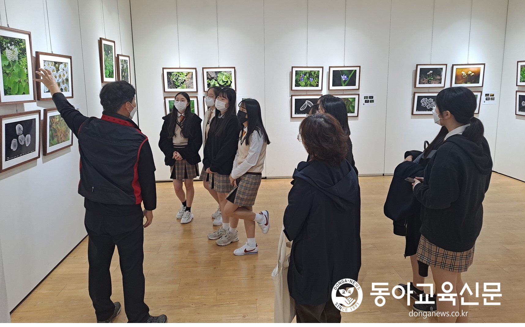   전자현미경 사진전 “비밀의 화원” 열려
